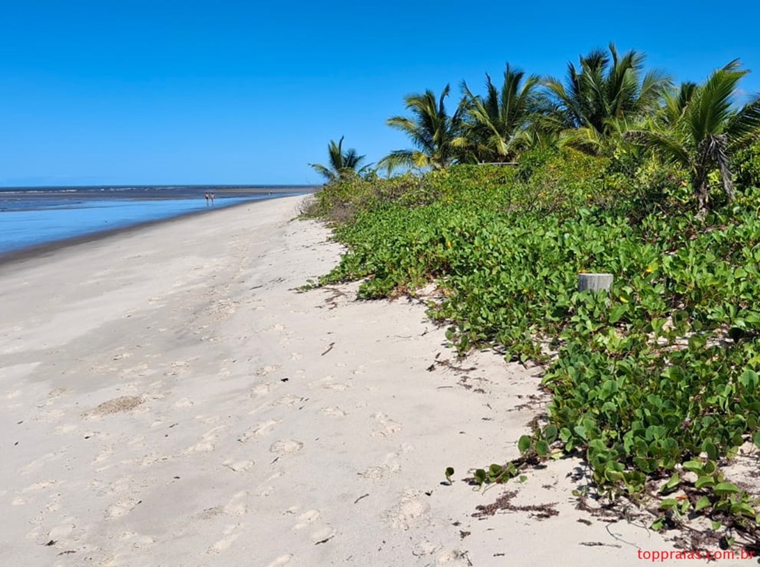 Praia das Bobocas em Santa Cruz Cabrália